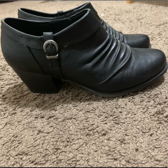 Heels - Picture 1 of 2